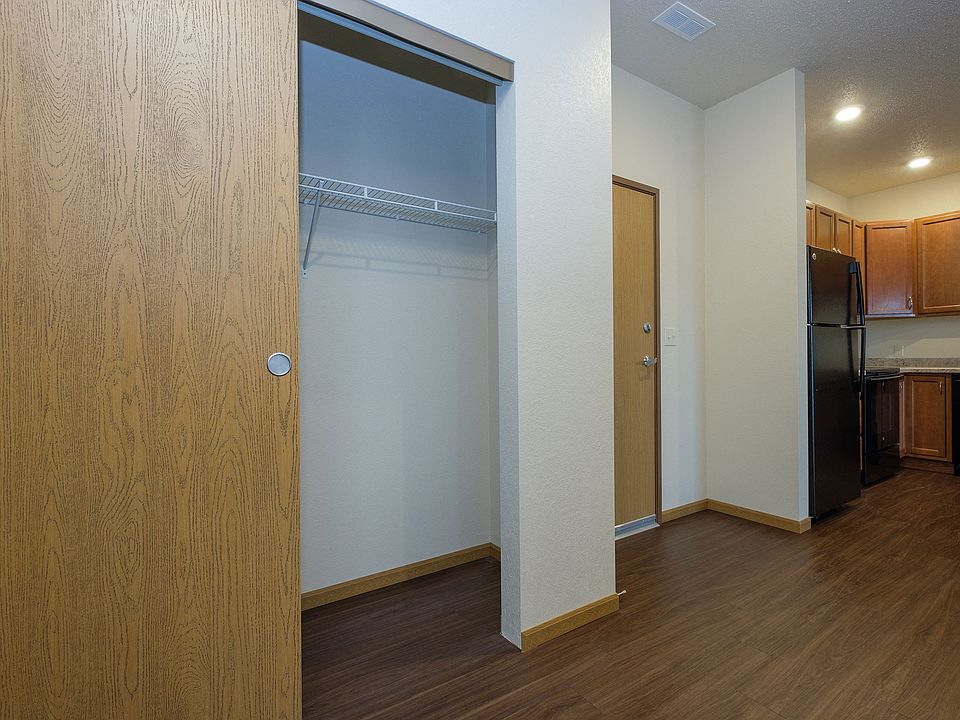 North Sky Apartments | Entry
