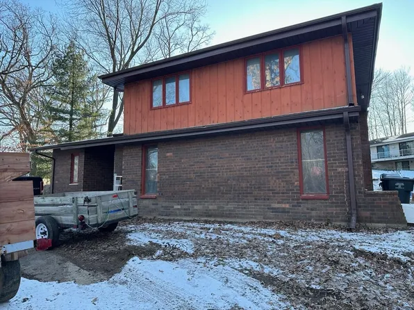 W298S10735 Phantom Woods ROAD, Mukwonago, WI 53149