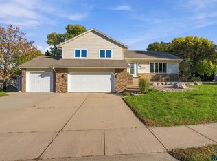 3304 E Marson Dr, Sioux Falls, SD 57103