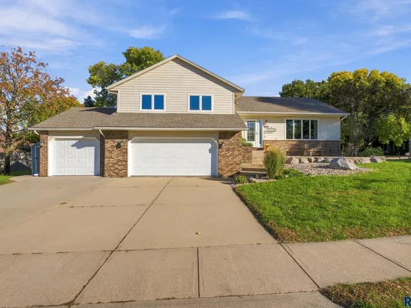 3304 E Marson Dr, Sioux Falls, SD 57103