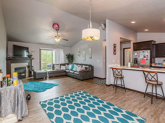 2nd image of 1320 Ashley Pl