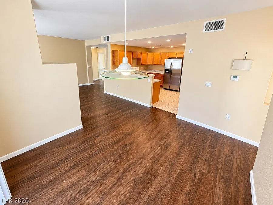 2 bed, 2.0 bath, 1291 sqft, $1,650 — Photo 3