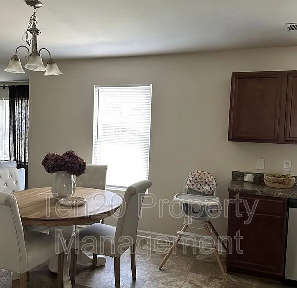 753 Compass Trl — Photo 5