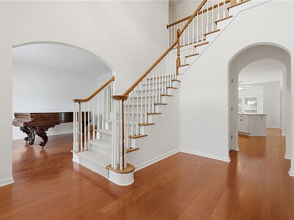 3rd image of 1300 Snug Harbor Ct NE