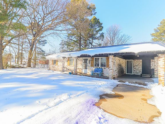 4th image of 214 Devine St