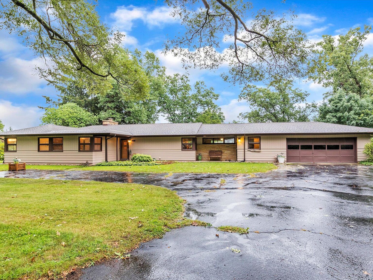 2499 Roncy Rd, Benton Harbor, MI 49022 Zillow