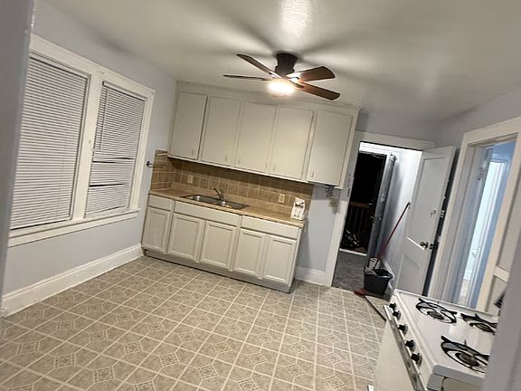 3rd image of 14011 Glendale Ave #2