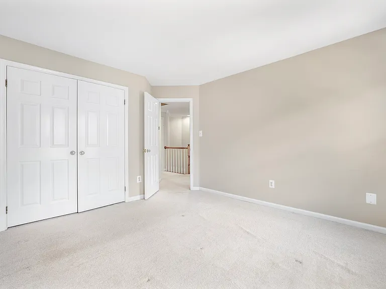 10186 Castlewood Ln — Photo 22