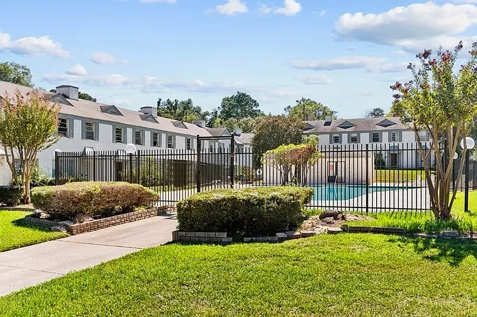 Townhomes at South Highlands — Photo 11