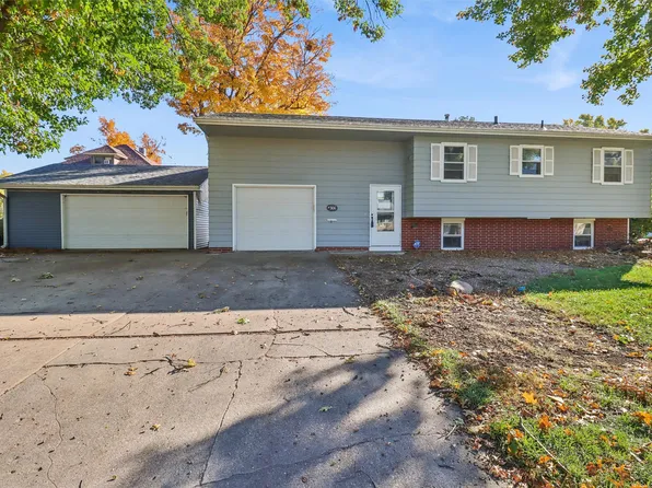 306 E 20th St N, Newton, IA 50208