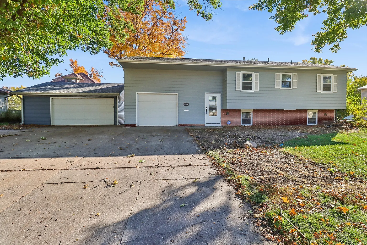 306 E 20th St N photo 1