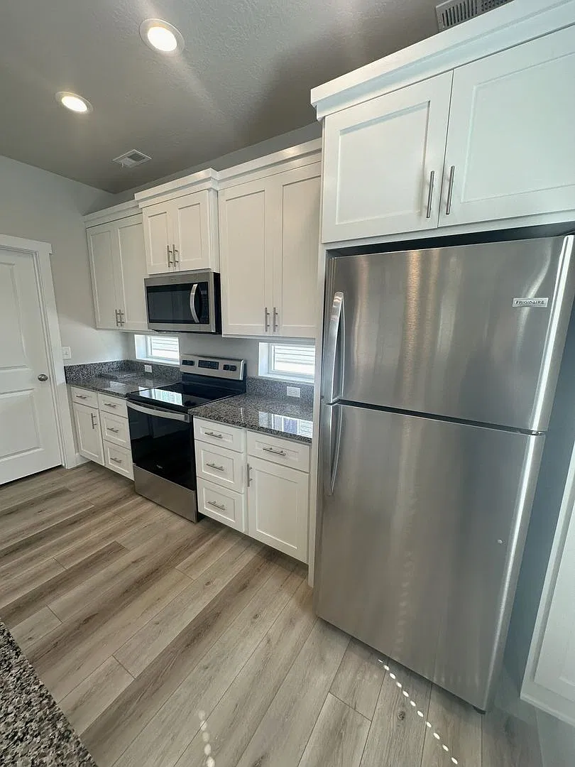 A 2 Bed, 2.5 Bath Deal That's Unboo-Lievable! Clearfield + 2 Weeks Free! — Photo 2