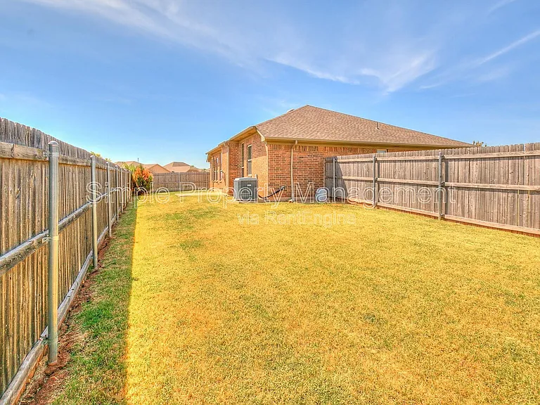 18020 Cerrado Cir — Photo 25