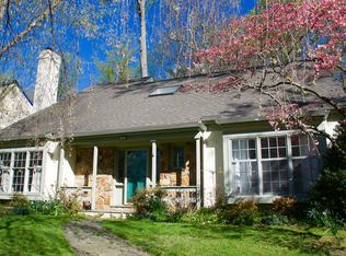 105 Foxhall Ln, Narberth, PA 19072