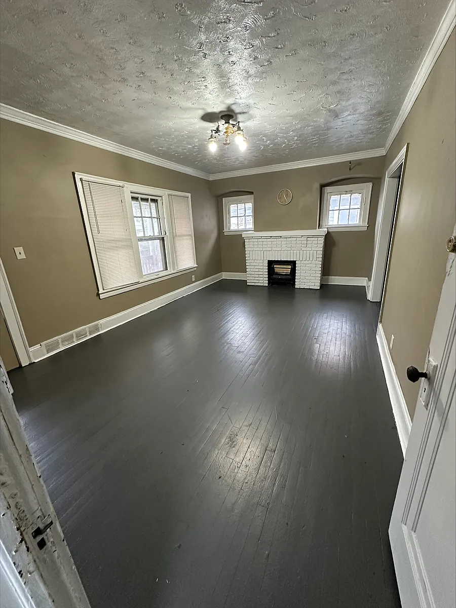 Building Photo - 12702 Iowa Ave #2