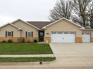 6354 Pawnee Ln, Asbury, IA 52002