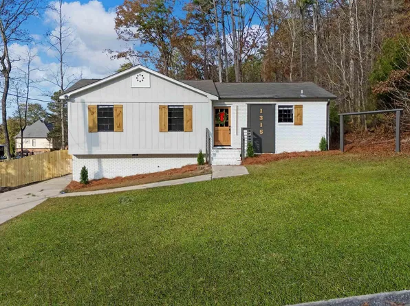 1315 Yellowleaf Cir, Maylene, AL 35114