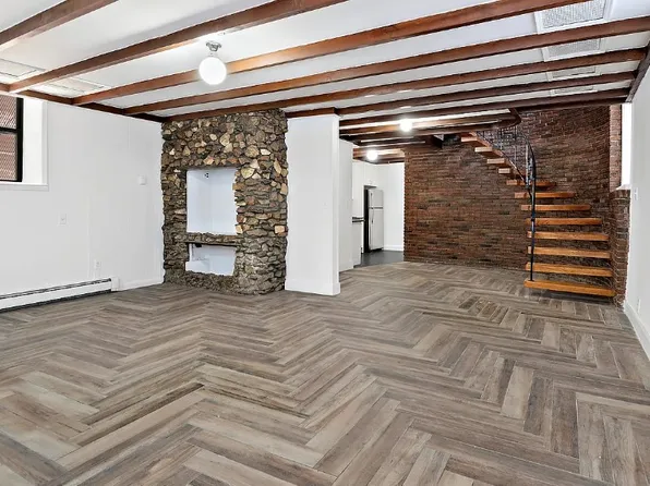 1075 Grant Avenue image 1 of 11