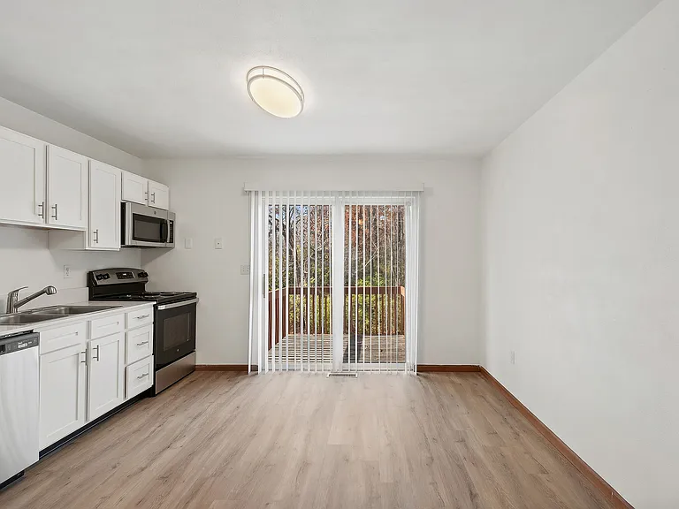 ReNew Edwardsville Apartment Collection — Photo 15