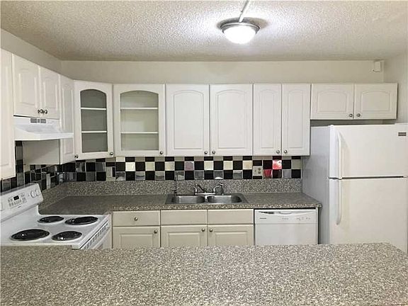2nd image of 253 San Remo Blvd