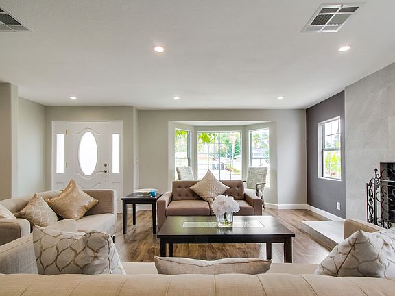 4th image of 1049 S Serenade Ave