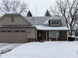 726 Meadow Springs Ct, Maumee, OH 43537