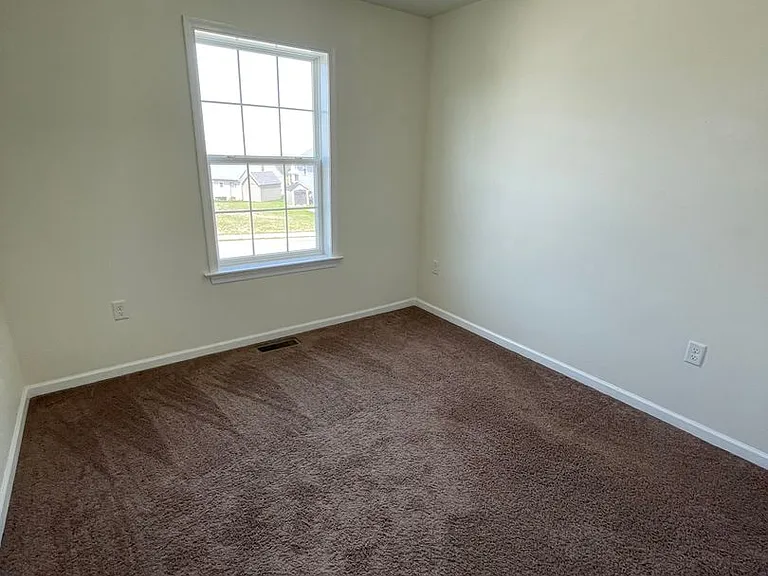 76 Bryn Way — Photo 10