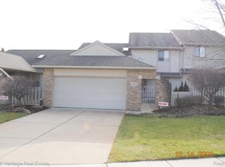 170 Addison Cir, Fowlerville, MI 48836