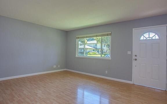 3rd image of 34848 Starling Dr APT 1