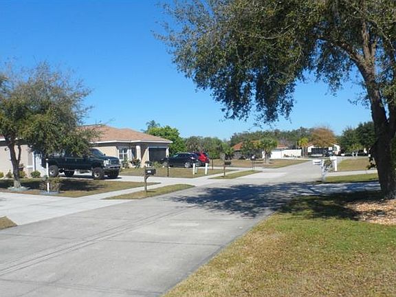 3rd image of 4271 Oak Terrace Cir