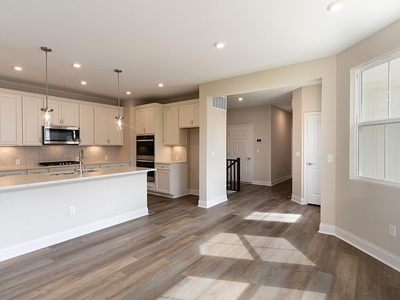 4th image of 8332 Bluff Dr #A