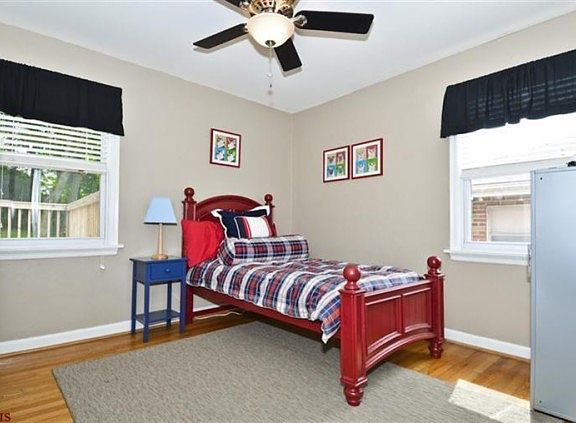 3rd image of 7526 Alicia Ave