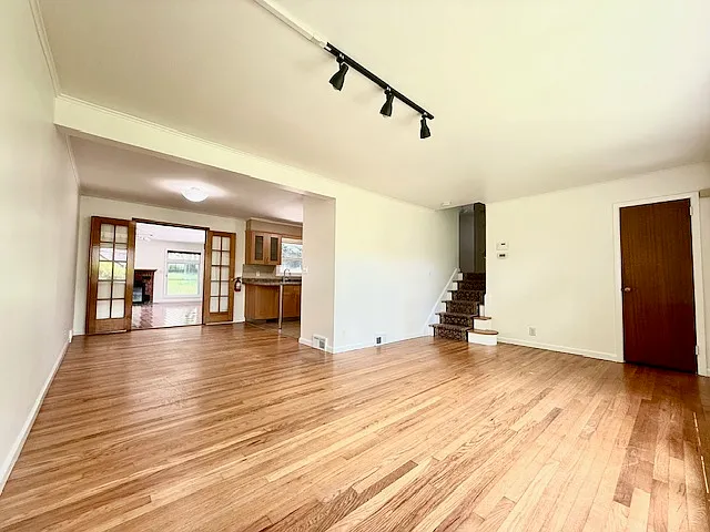 920 Eastlawn Dr — Photo 6