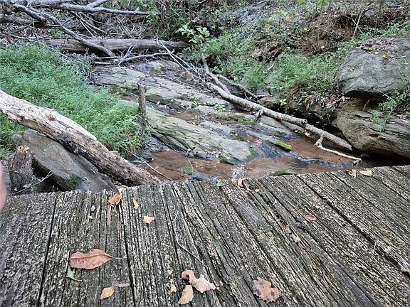 5th image of 207 Turk Rd