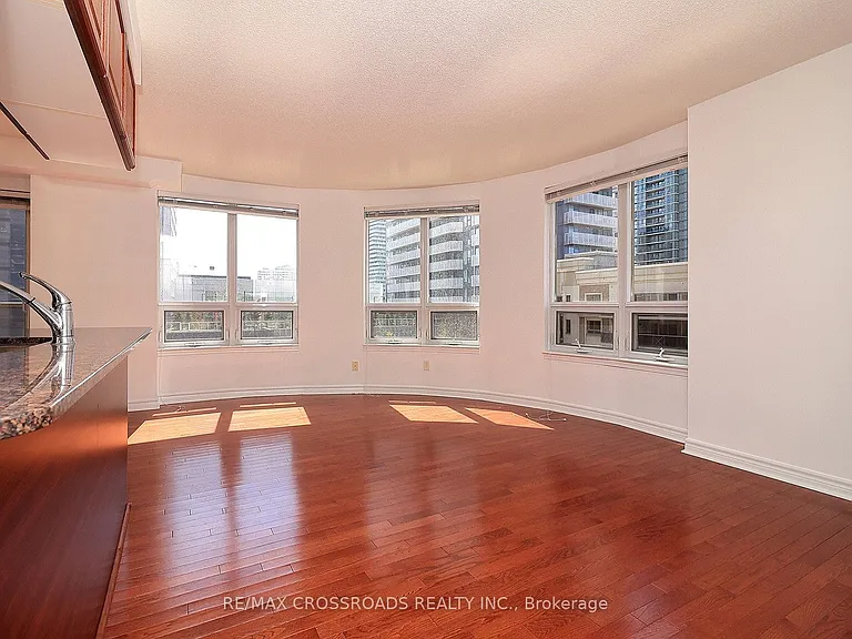 350 Princess Royal Dr #703 — Photo 6