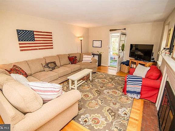 5th image of 1009 Harper Ave