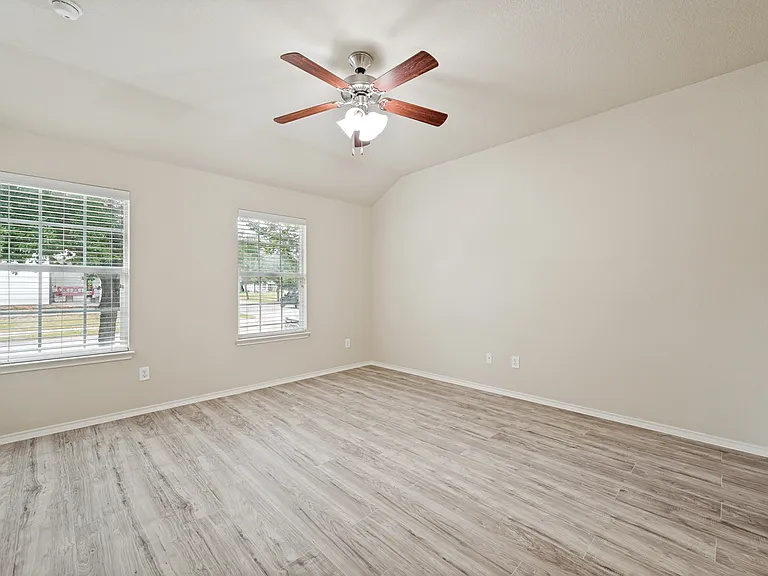 9017 Eagle Dr — Photo 13