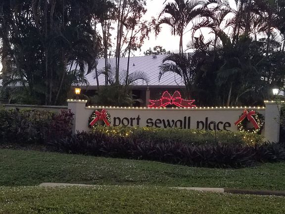 Front Entry to Neighborhood