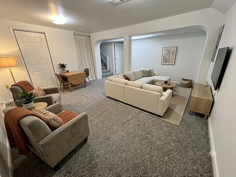 10230 Conover Dr — Photo 2