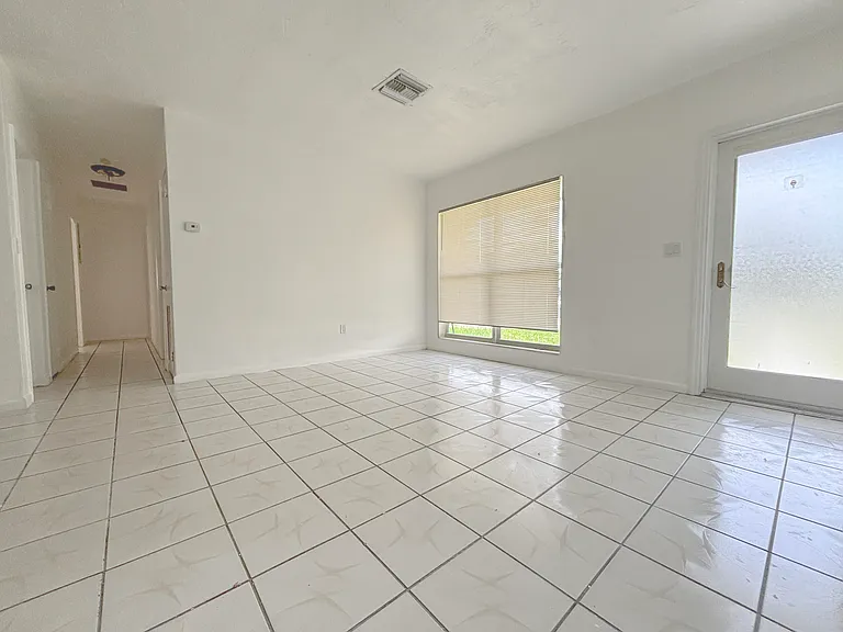 3645 NW 195th Ter — Photo 8