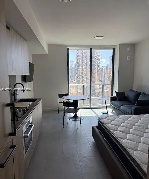 121 NE 5th St #2504 — Photo 5