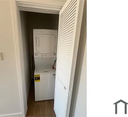 3809 1/2 Montclair St — Photo 7