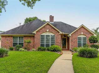 3919 E Wisteria Cir, Sugar Land, TX 77479