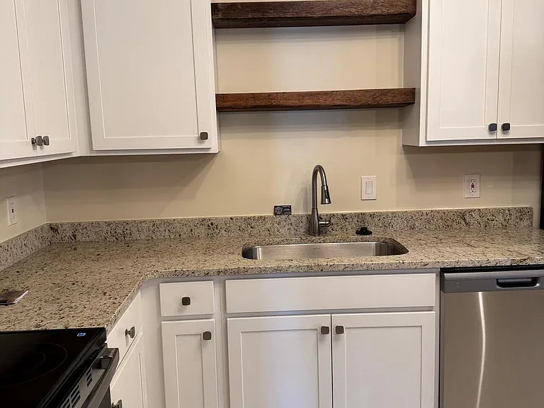 168 Valley Greene Cir #168 — Photo 18