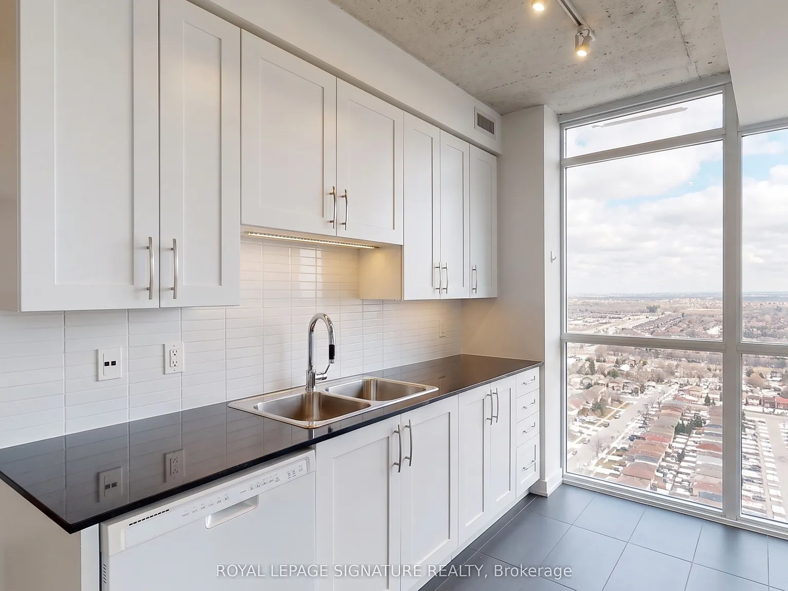 Grand Residences — Photo 3