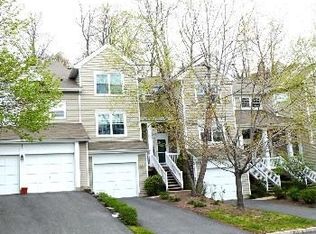 17 Woodmont Dr, Randolph, NJ 07869