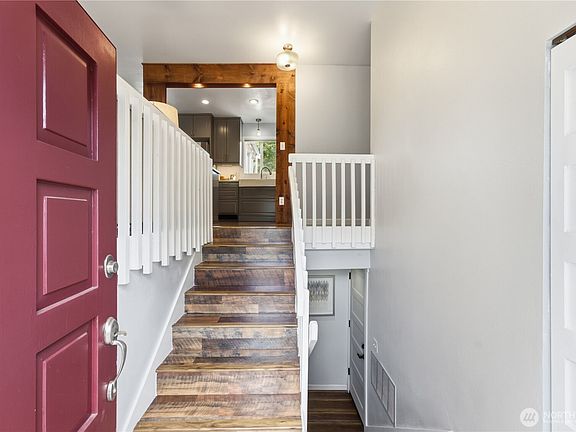 3rd image of 21812 2nd Avenue SE