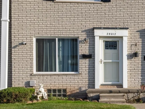 28012 Universal Dr, Warren, MI 48092