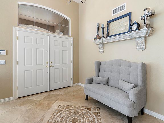 3rd image of 1632 E Crescent Way