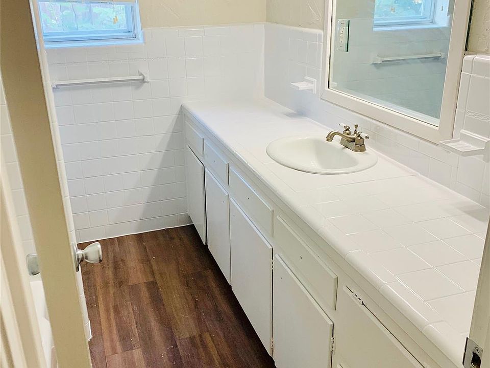 1st image of 4933 Carol Ct